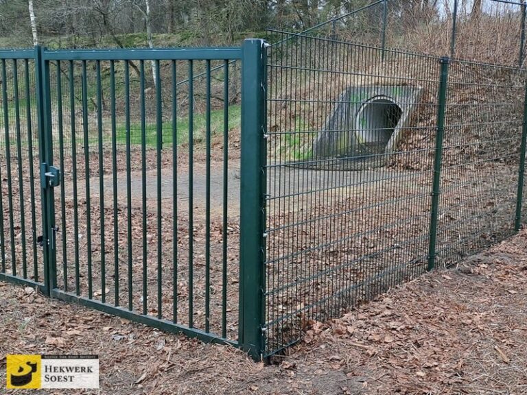 dubbele draaipoort met puntenkam van hekwerk soest bv